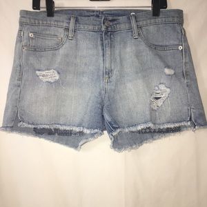 31, GAP distressed denim shorts